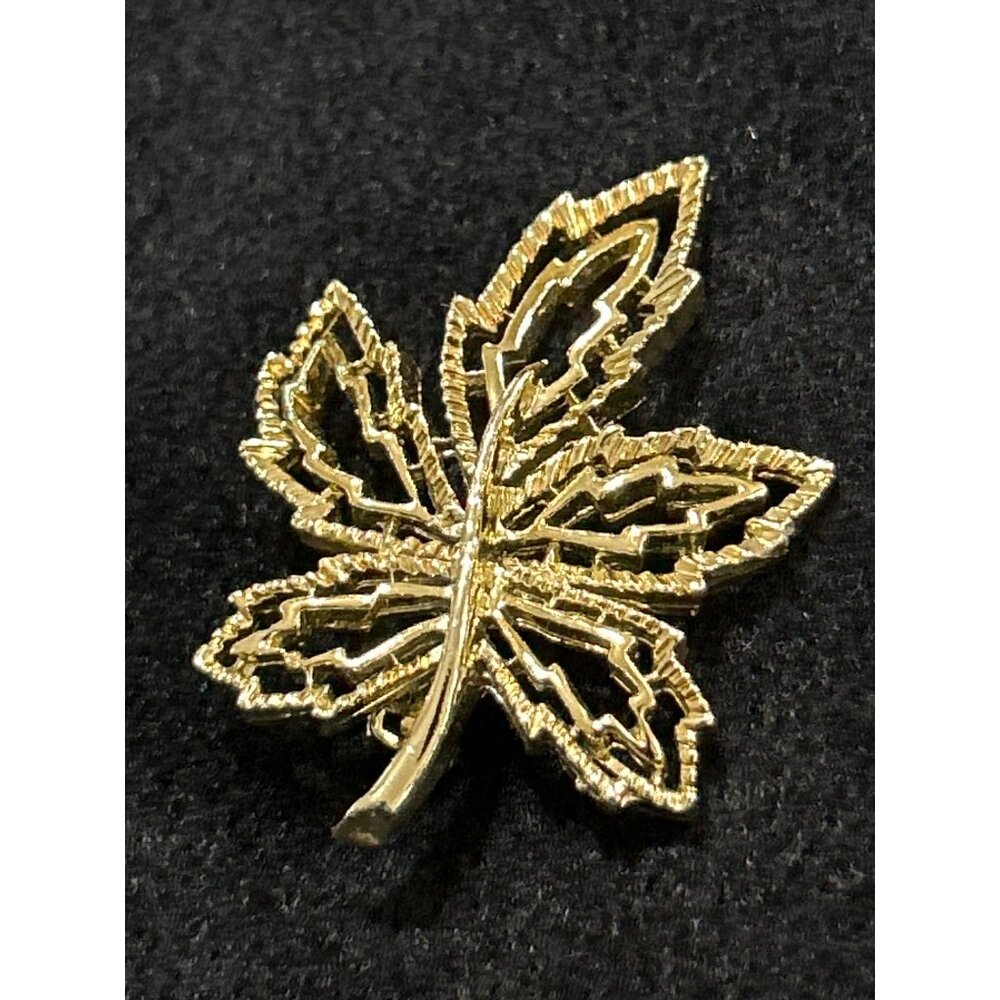 Vintage Gerrys Gold-Tone Maple Leaf Brooch Pin
